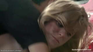 Sexy blonde Ariary E nitsidika hadalana mpanamboatra Tommy Poleta izy nihaona tamin&#039;ny mpitsabo fa izy overpowers azy sy fucks amin&#039;ny lehibe akoho rehetra manerana ny fivarotana