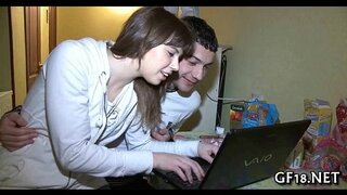 میٹھی نظر کشور خوبصورتی لیتا ہے مشکل 10 موسل