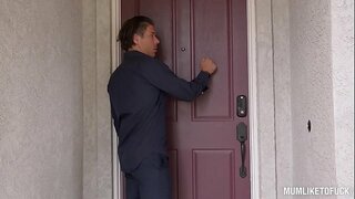 Milf Eva Notty crams eius pussy stricta cum ingens dick dum eam ingens libris dicione