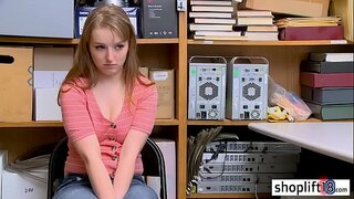 ���ხელი ახალგაზრდა გოგონა, ქურდი a კორუმპირებული cop