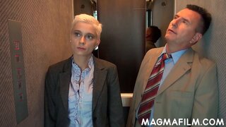 An den Arsch gefickt bei der Aarbecht